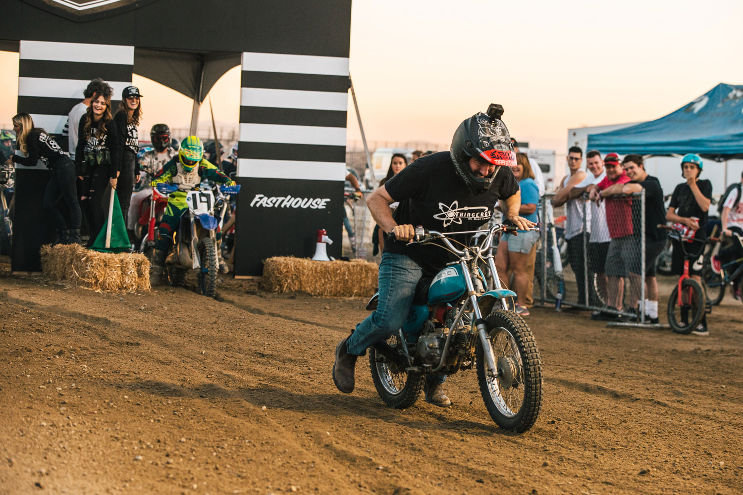 Experience Your Very First Motorcycle Race - Day in the ...